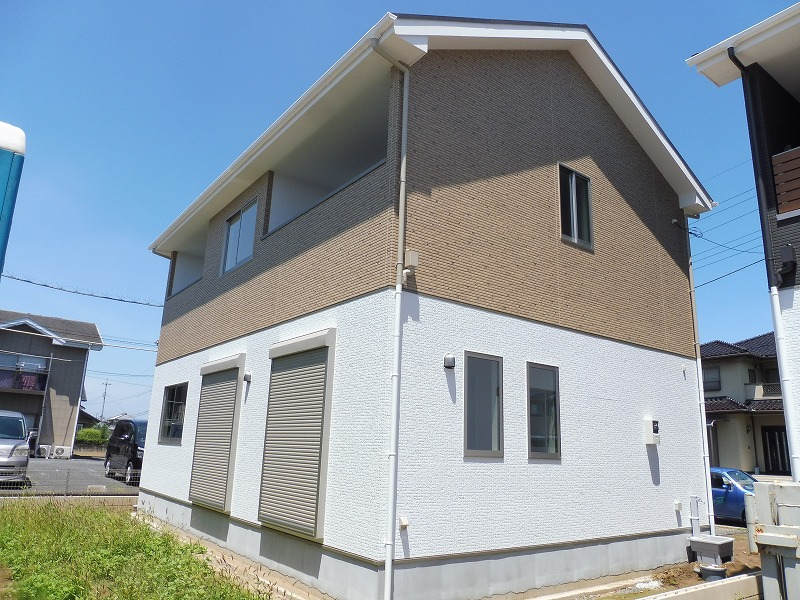 剛志小(境西中) 構造:木造土地面積:205.5平米 ( 62.16坪 ) 建物面積:104.75平米 ( 31.68坪 )